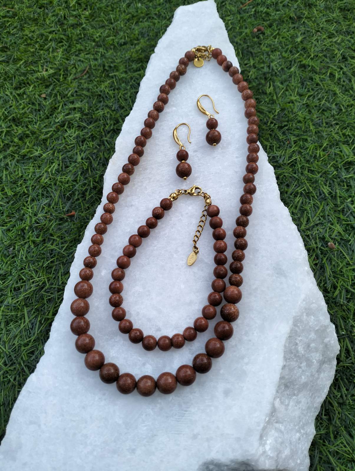 Χειροποίητο Σετ Κοσμημάτων “Γήινη Αύρα” με Χρυσόλιθο & Χρυσές Λεπτομέρειες - Image 2