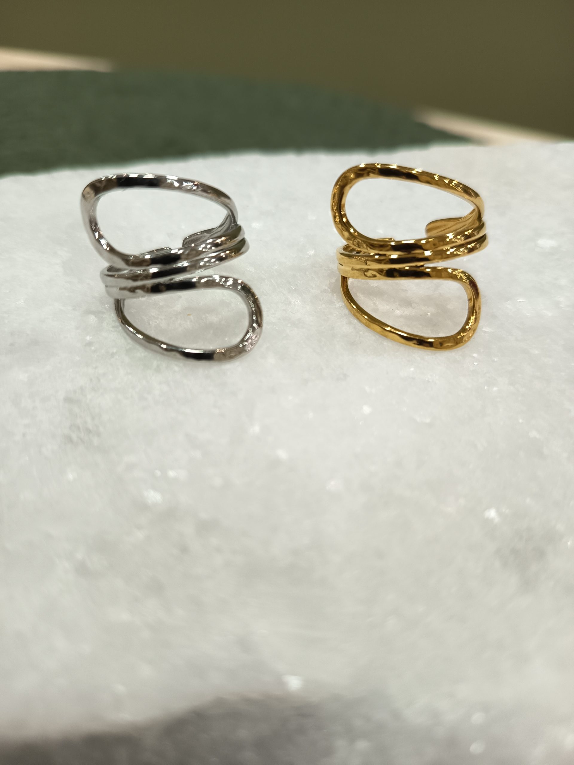 Δαχτυλίδι “Δίδυμοι Κύκλοι” από Ατσάλι – Χρυσό & Ασημί