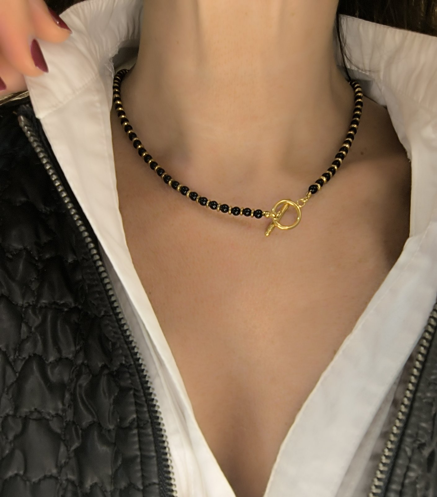 Χειροποίητο Κολιέ με Μαύρες Ημιπολύτιμες Χάντρες & Χρυσό Αιματίτη