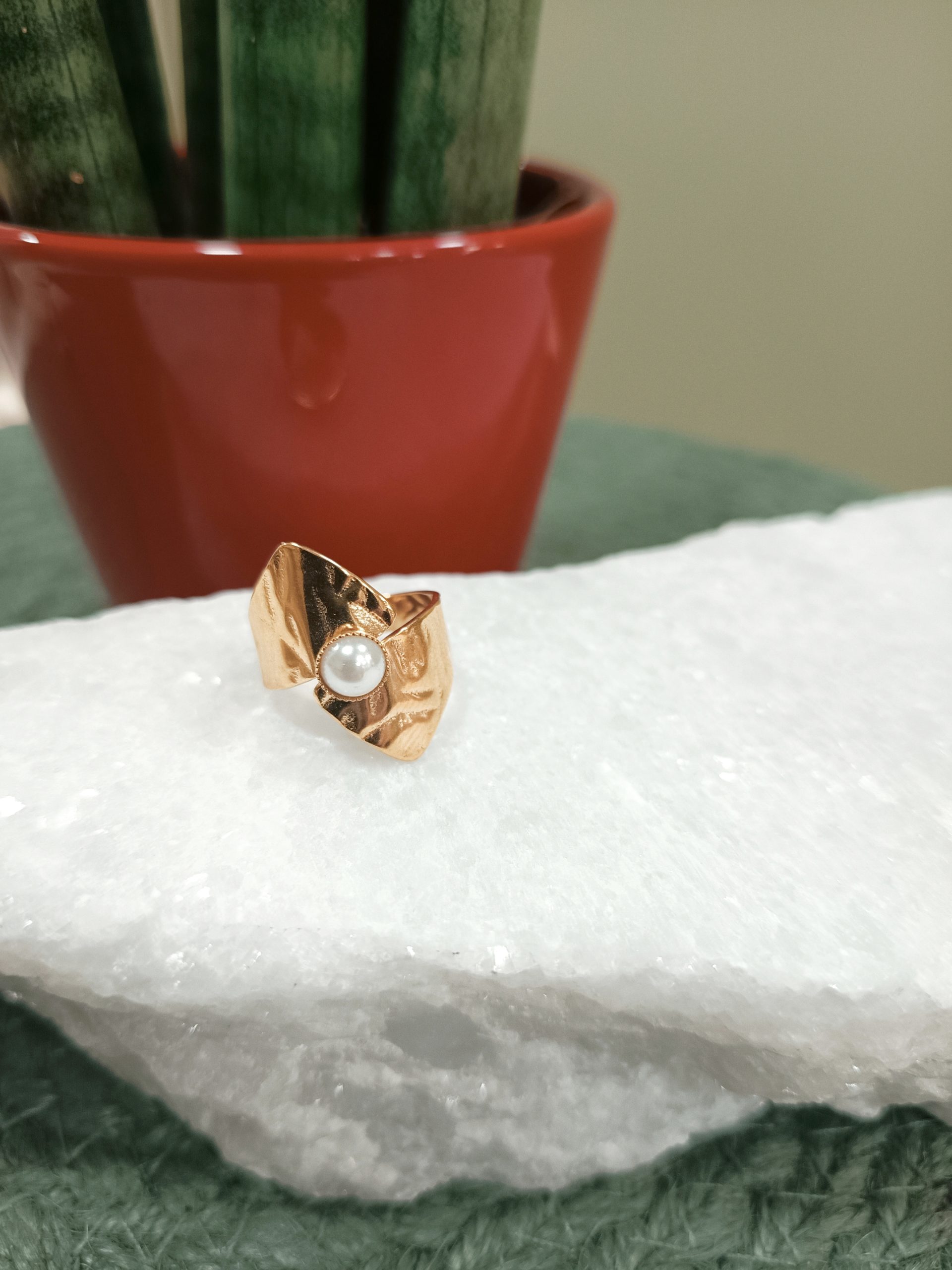 Δαχτυλίδι “Aurelia Pearl” από Ατσάλι με Χρυσή Απόχρωση & Πέρλα Ρυθμιζόμενο - Image 2