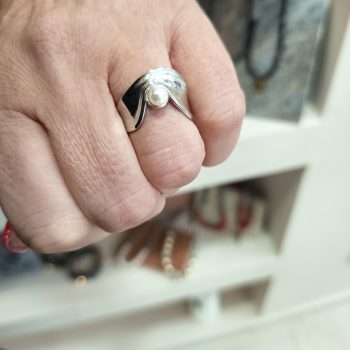 Ring “Pearla Wave” – Adjustable Silver Stainless Steel with Pearl