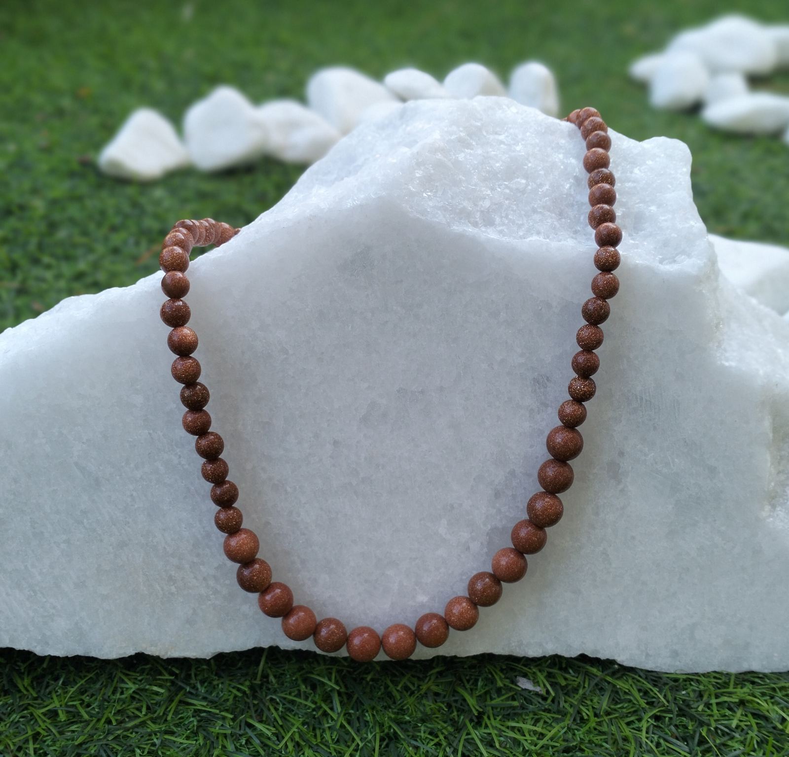 Χειροποίητο Σετ Κοσμημάτων “Γήινη Αύρα” με Χρυσόλιθο & Χρυσές Λεπτομέρειες - Image 4