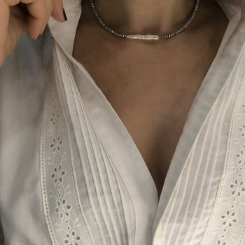 Κολιέ ''Balance'' Χειροποίητο από Λευκό Αιματίτη με Φυσικό Λευκό Μαργαριτάρι