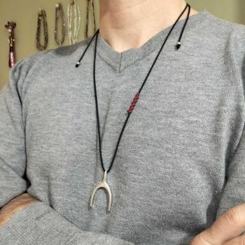 Κολιέ Κορδόνι Μακραμέ με Μοτίφ Κόκαλο Ευχών από Ζάμακ