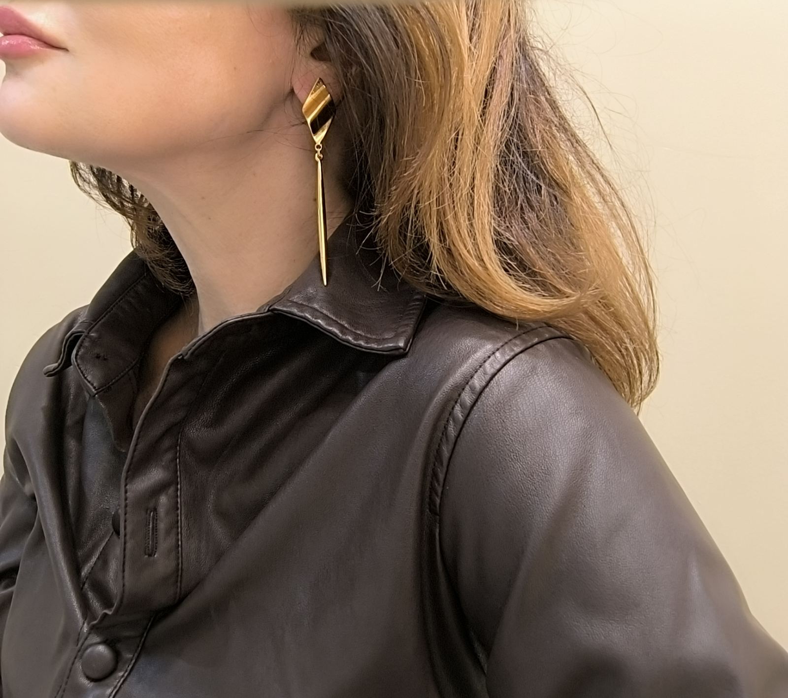 Σκουλαρίκια ''Κυματιστός Ρόμβος'' από Ζάμακ με Σταγόνα – Υποαλλεργικό Pin