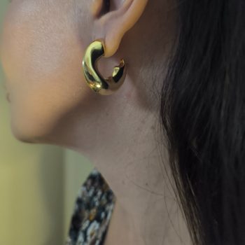 Σκουλαρίκια Κρίκοι “Aurelia” – Χρυσοί Μεταλλικοί Κρίκοι 3cm