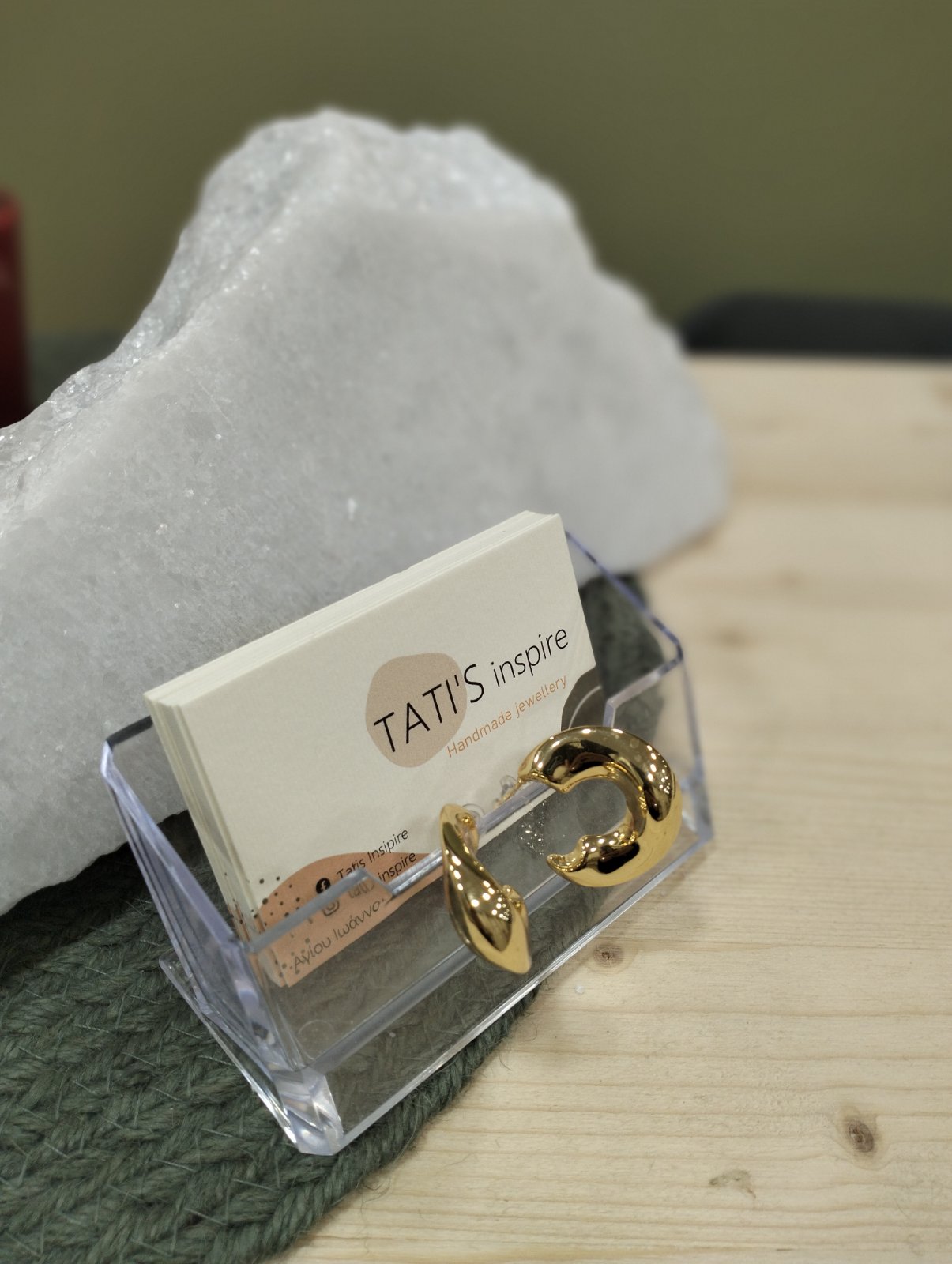 Σκουλαρίκια Κρίκοι “Aurelia” – Χρυσοί Μεταλλικοί Κρίκοι 3cm - Image 2