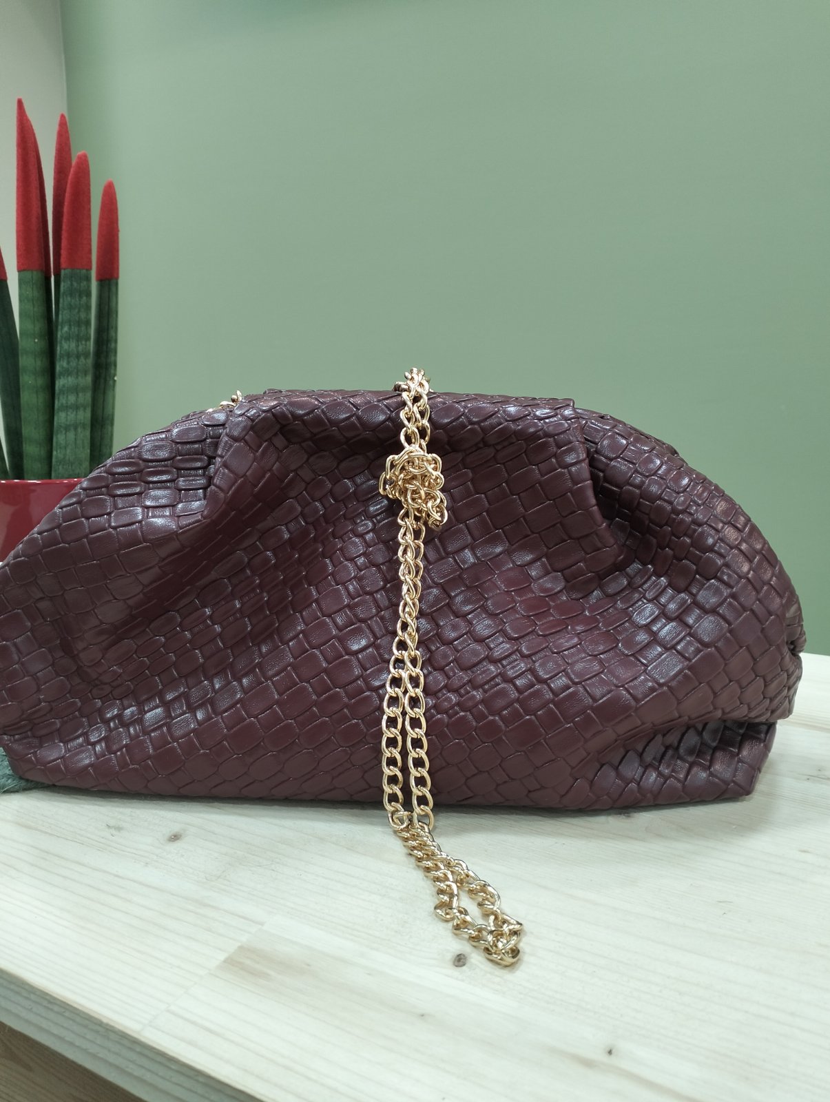 Noir Chain – Δερμάτινο Τσαντάκι με Αλυσίδα - Image 5