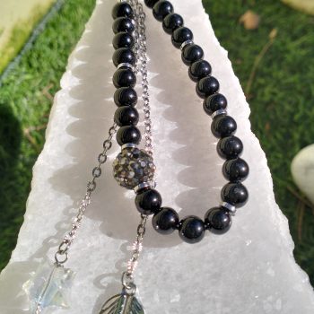 Midnight Spark Charm – Μαύρο Μπρελόκ με Κρύσταλλο & Ασημένια Στοιχεία