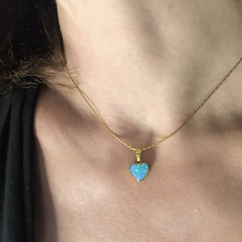 Κολιέ “Γαλάζια Καρδιά” από Ατσάλι με Σιέλ Συνθετικό Οπάλ