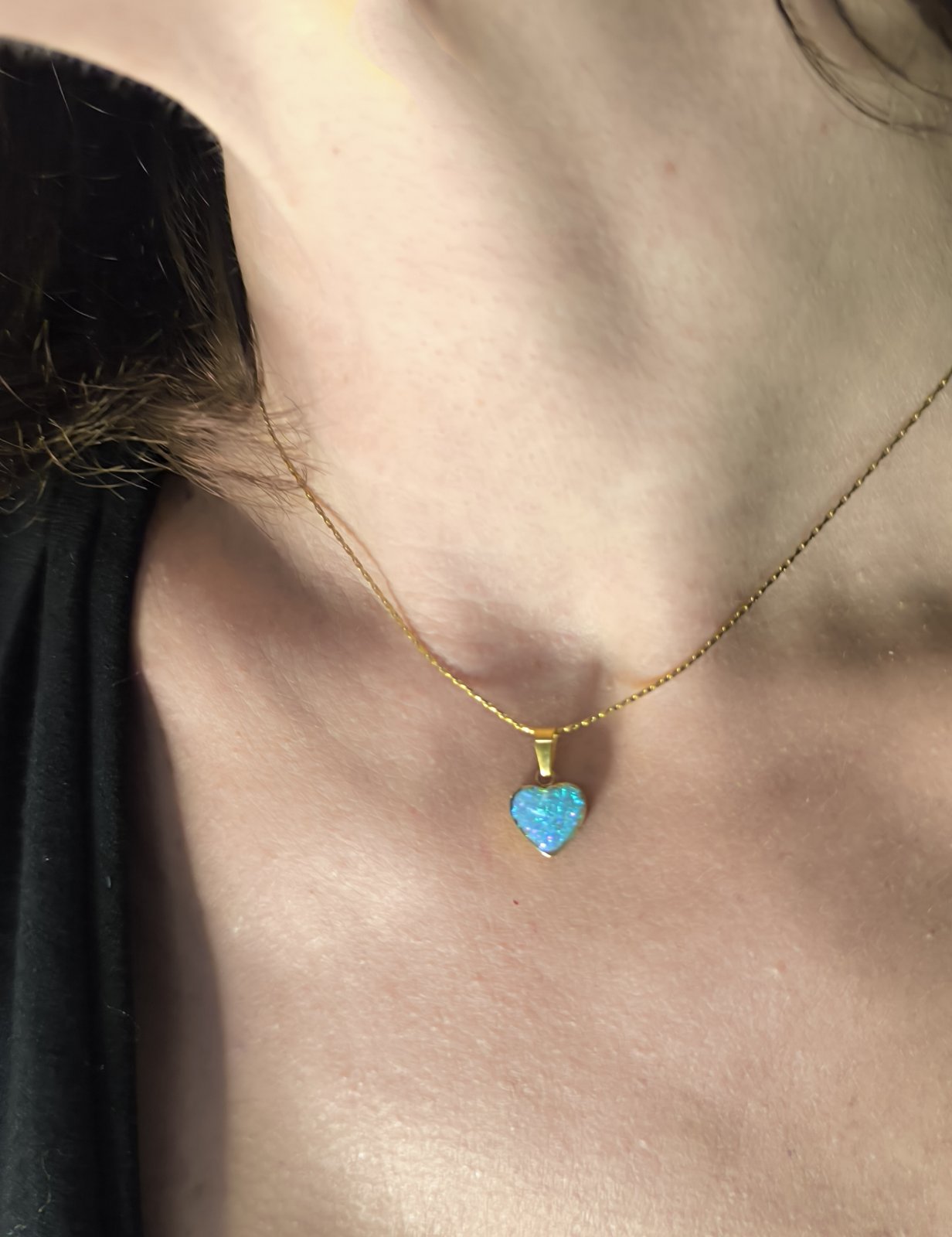 Κολιέ “Γαλάζια Καρδιά” από Ατσάλι με Σιέλ Συνθετικό Οπάλ