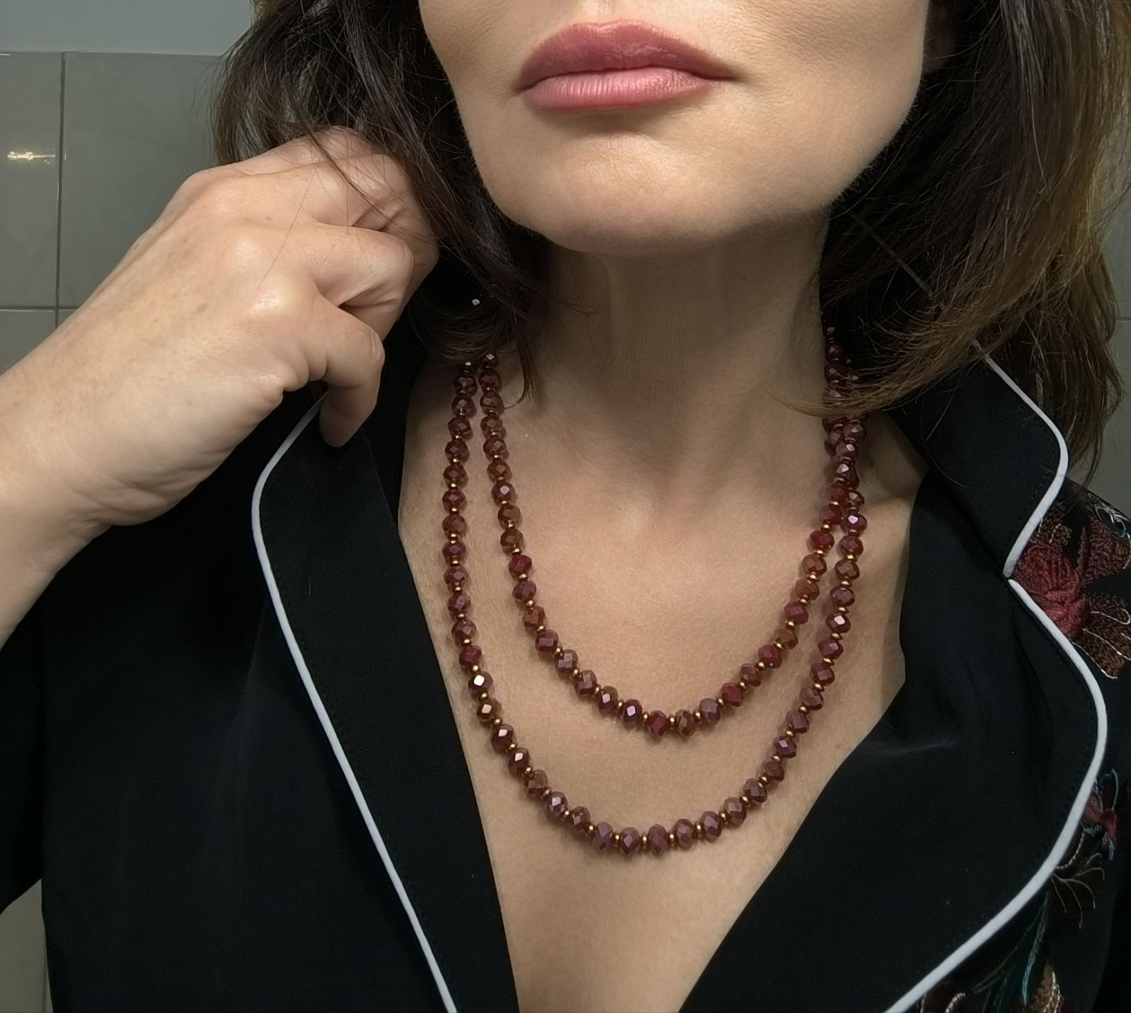 Κολιέ “Ruby Glow” με Κρυστάλλινες Ροδέλες & Αιματίτη