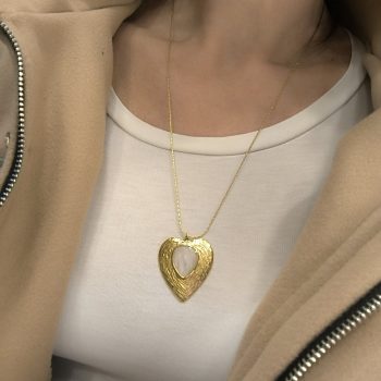 Κολιέ “Golden Heart Whisper” –Μενταγιόν Ατσάλινη Καρδιά με Φυσική Πέτρα