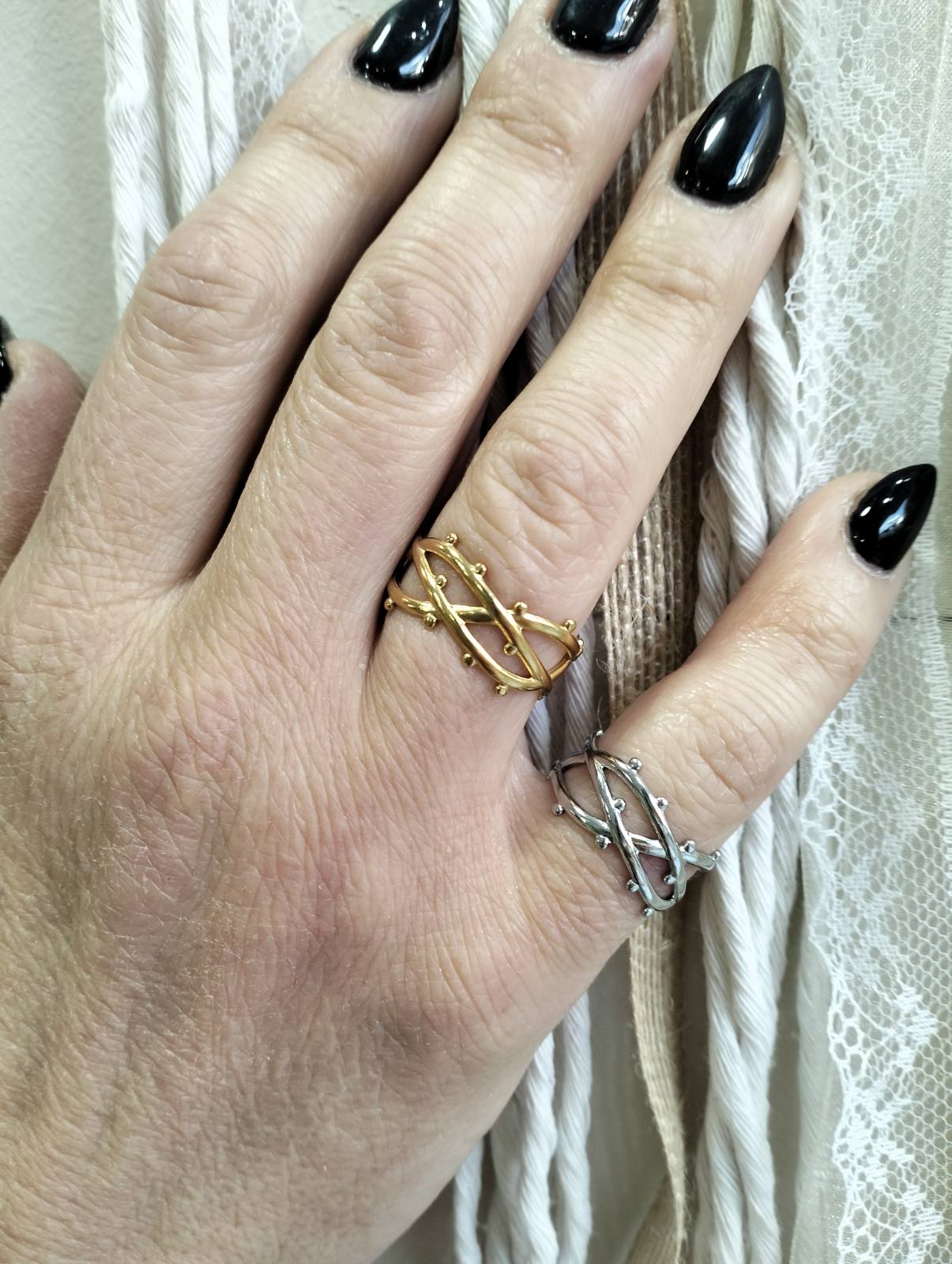 Ατσάλινο Δαχτυλίδι “Thorn Orbit” Ρυθμιζόμενο Χρυσό ή Ασημί με Μοντέρνο Σχέδιο