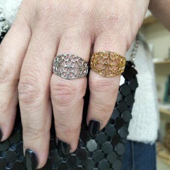 Ατσάλινο Δαχτυλίδι “Lace Bloom” Ρυθμιζόμενο Χρυσό ή Ασημί με Δαντελωτό Σχέδιο