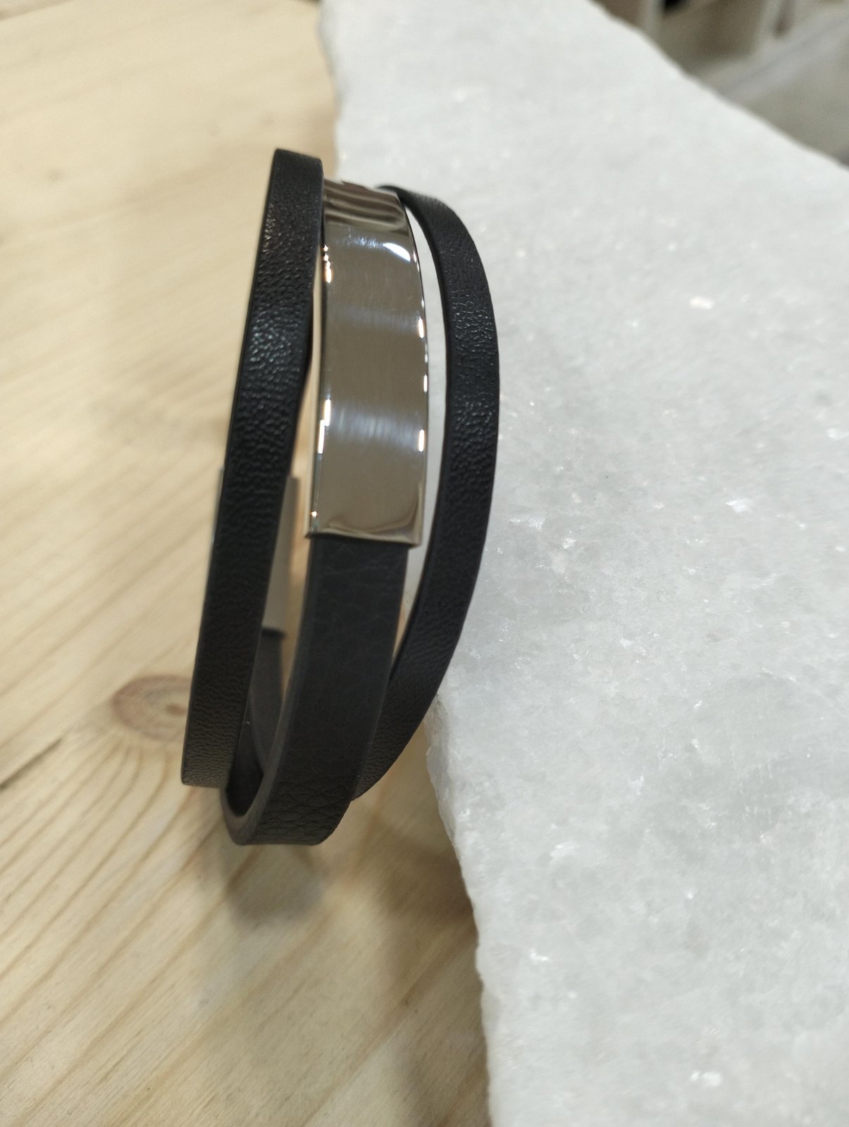 Ανδρικό Βραχιόλι Δερματίνης με Ατσάλινη Ταυτότητα - Image 2