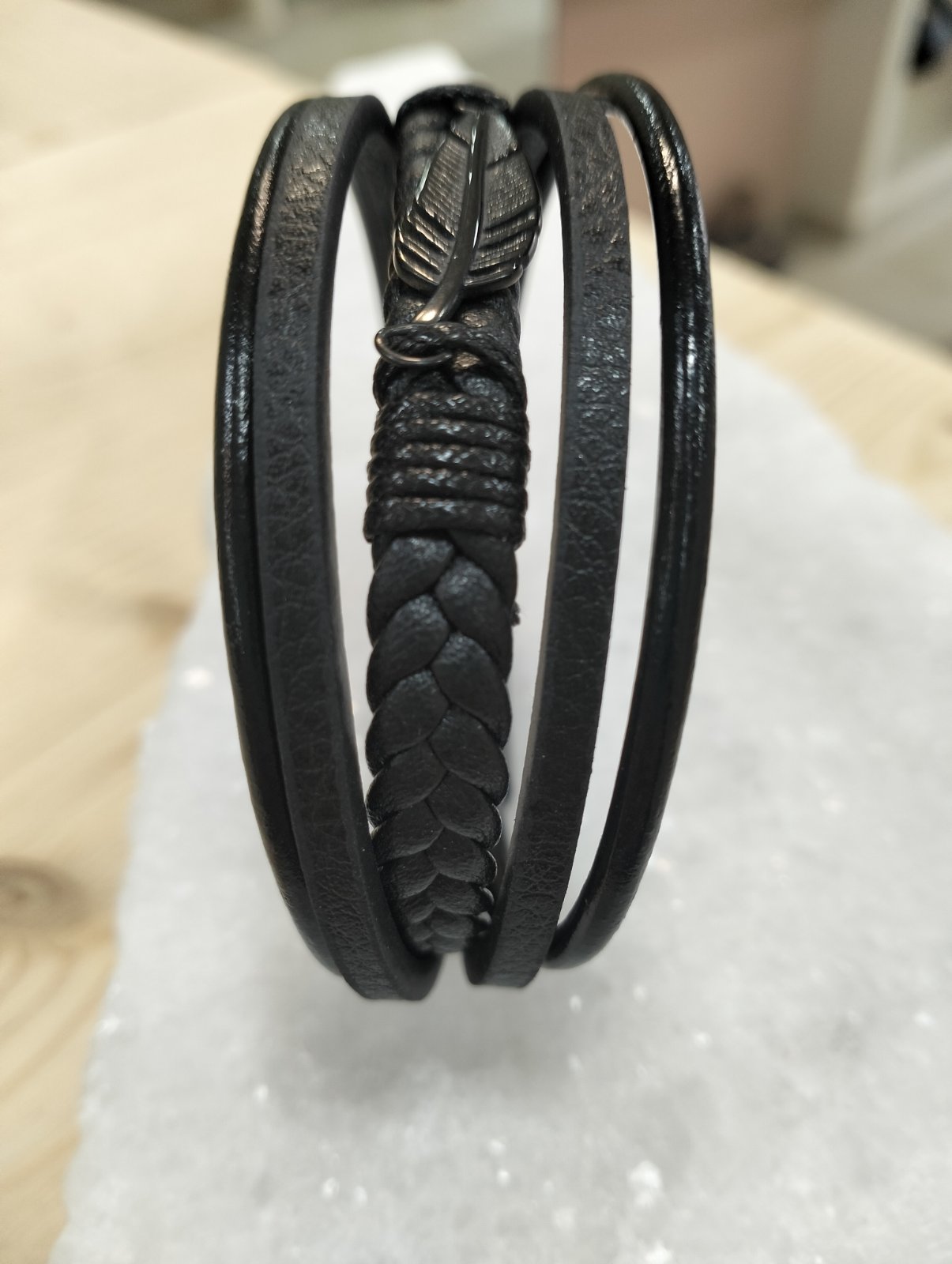 Ανδρικό Βραχιόλι Δερματίνης με Φτερό από Ανοξείδωτο Ατσάλι - Image 2