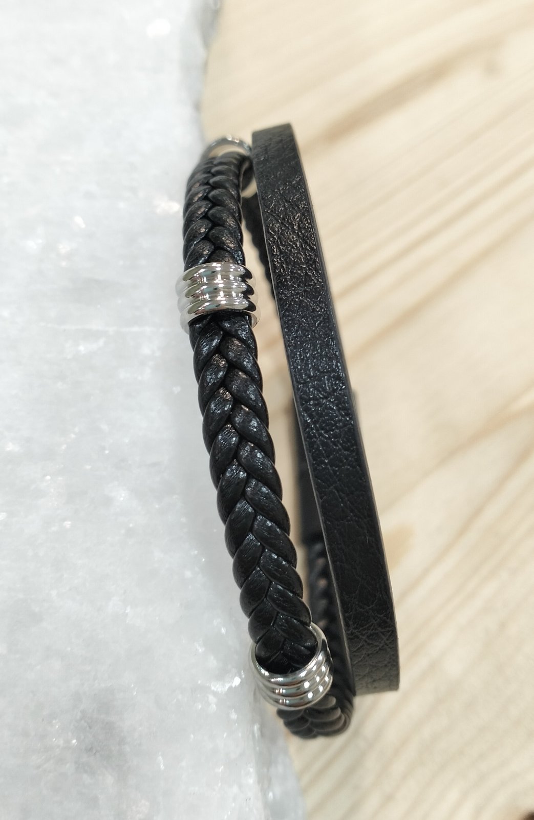 Ανδρικό Βραχιόλι Δερματίνης με Ατσάλινα Στοιχεία και Μαγνητικό Κούμπωμα - Image 2