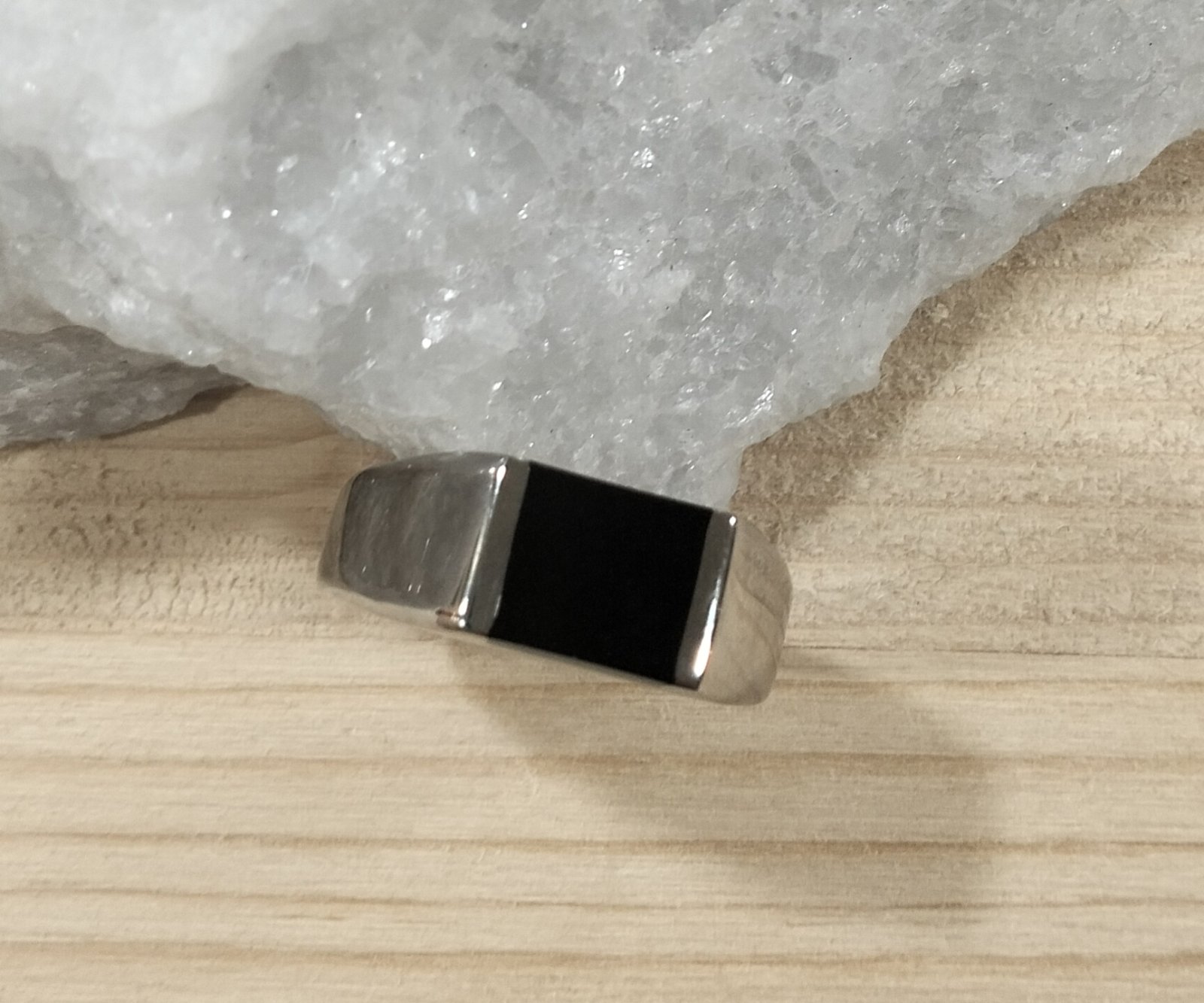Ανδρικό Δαχτυλίδι Ατσάλινο με Μαύρη Πλάκα - Image 2
