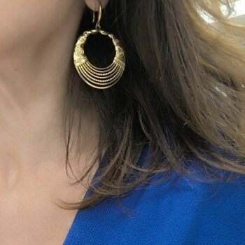 Ethnic Circle – Ατσάλινα σκουλαρίκια κύκλος με ανάγλυφο σχέδιο