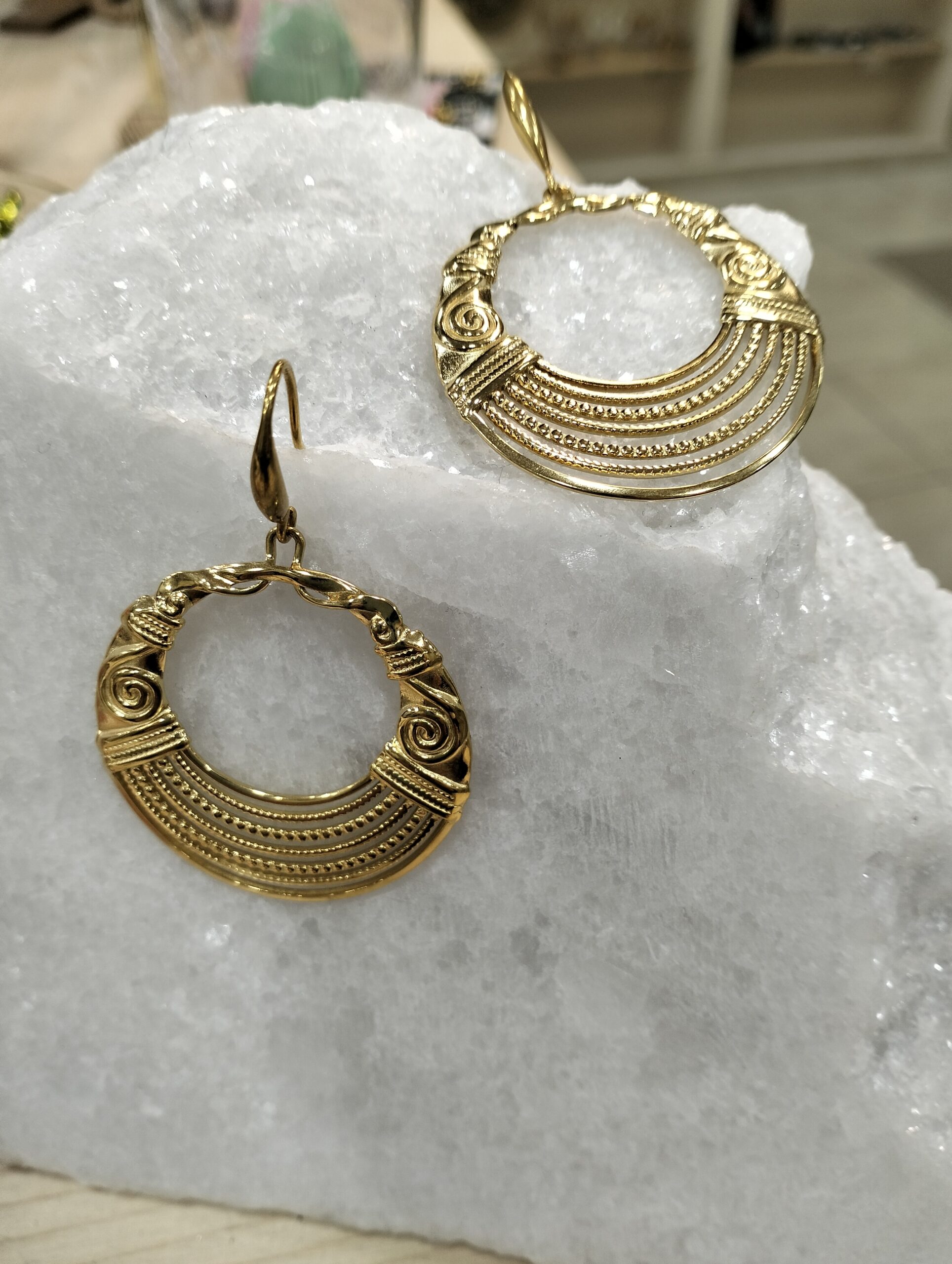 Ethnic Circle – Ατσάλινα σκουλαρίκια κύκλος με ανάγλυφο σχέδιο - Image 2