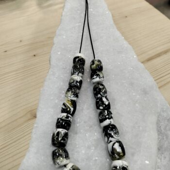 Marble Flow – Resin Komboloi in Green, White & Black