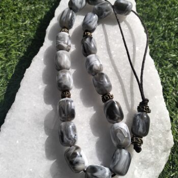 Stone Marble – Χειροποίητο κομπολόι με ρητίνη σε γκρι αποχρώσεις