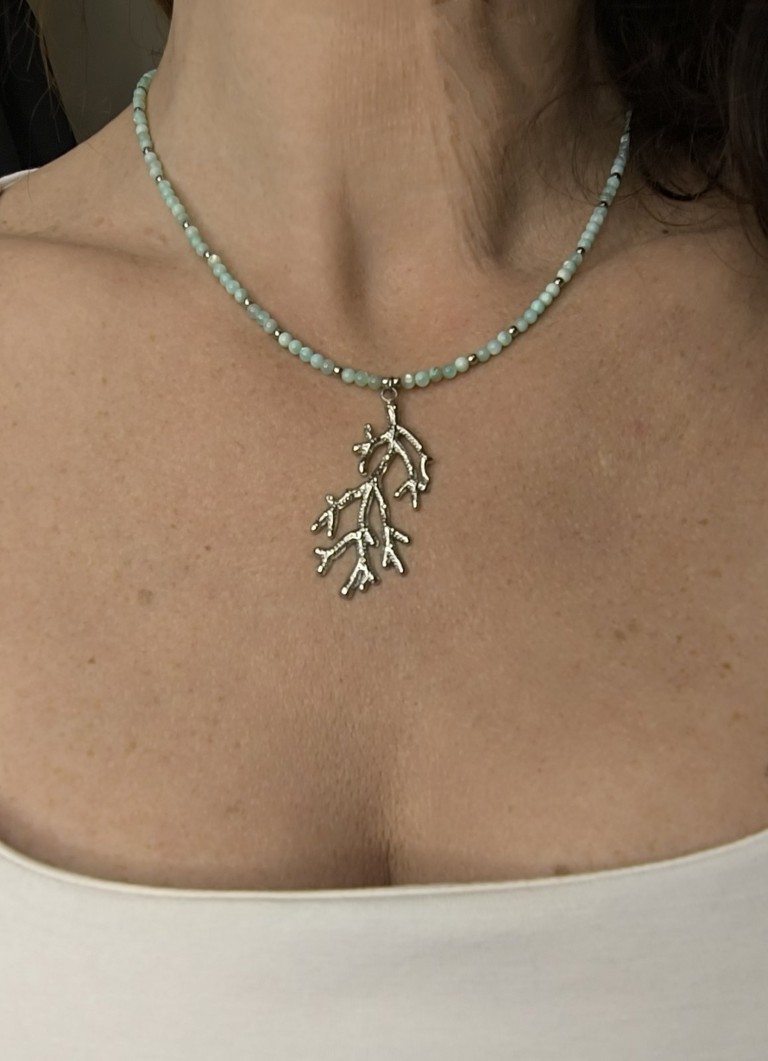 Coralia – Mother of Pearl Necklace with Coral Pendant